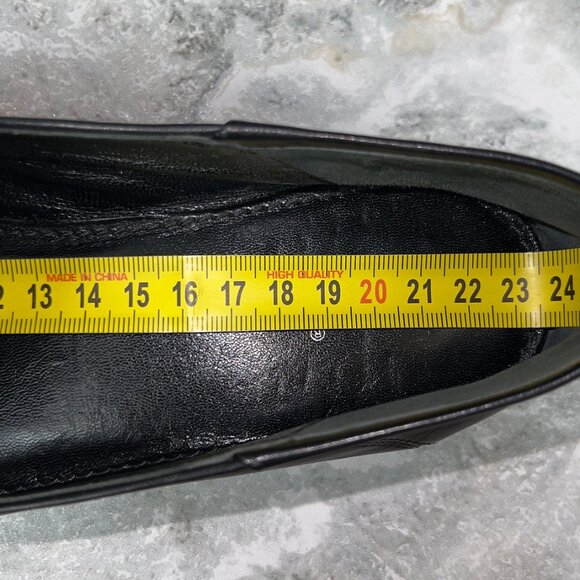 Louis Vuitton Gold V Chain Flat Loafers Black Leather 4 UK or 7 US or 37 EUR - Picture 12 of 12